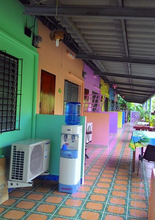 Baan Benjathip Hostel Amphawa Ruang foto